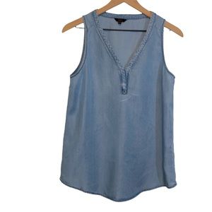 1250 Degrees C Sleeveless Top in Swiss Knot Tencel Fabric Light Blue‎ Size M